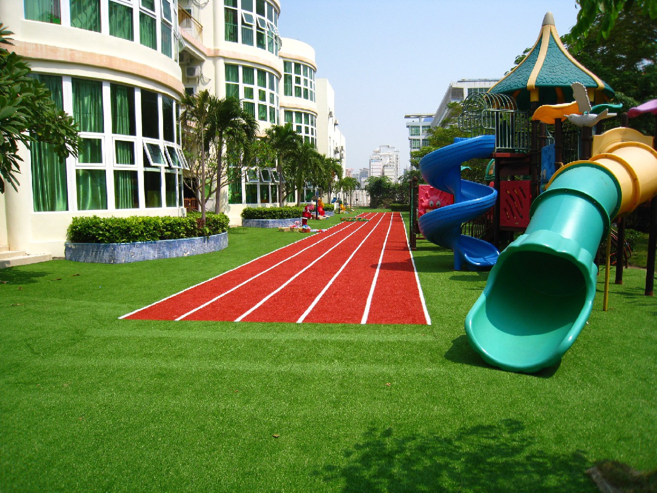 幼儿园人造草坪基础设施建设要注意的问题